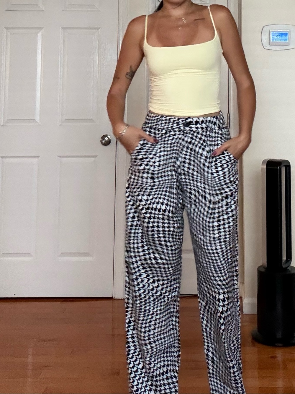 Motel Wide-Leg Houndstooth Pants in Black & and White- small